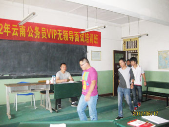 航帆培訓2012年云南省公務員面試培訓學員進場入座