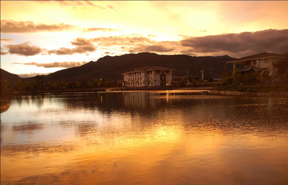 云南大學(xué)旅游文化學(xué)院——校園景觀(guān)圖(冬日校園)