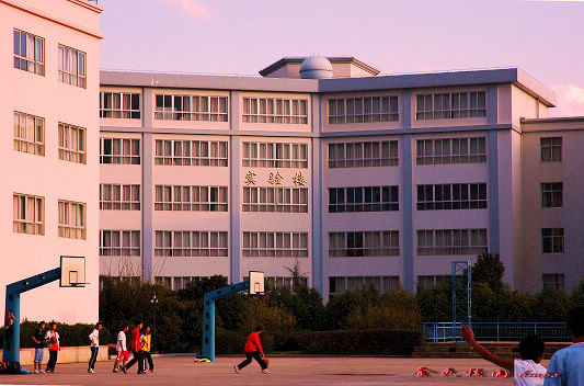 云南國土資源職業(yè)學(xué)院_傍晚